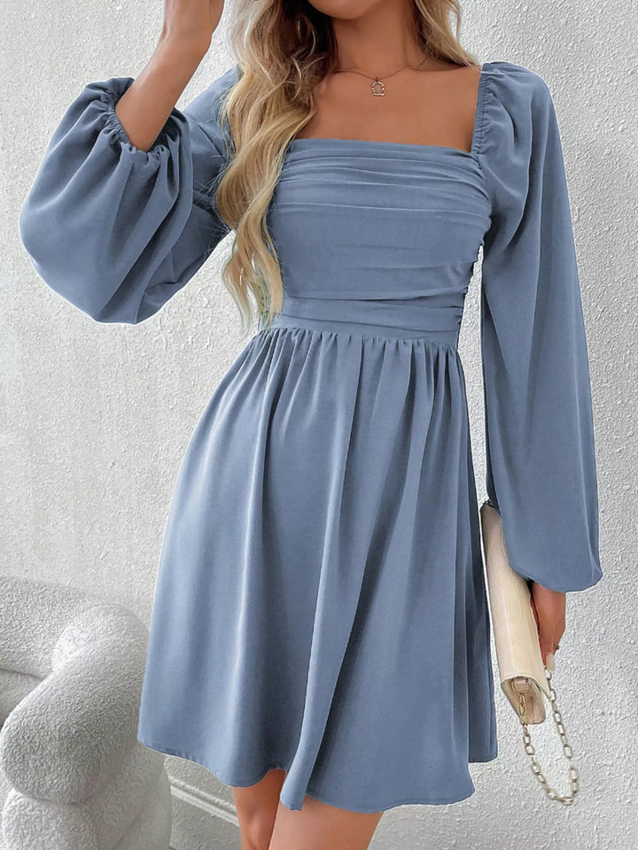 Abito A-Line con Scollo Quadrato e Maniche Lunghe