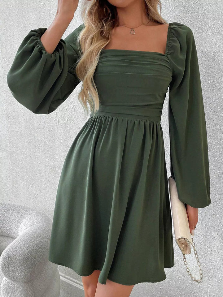 Abito A-Line con Scollo Quadrato e Maniche Lunghe