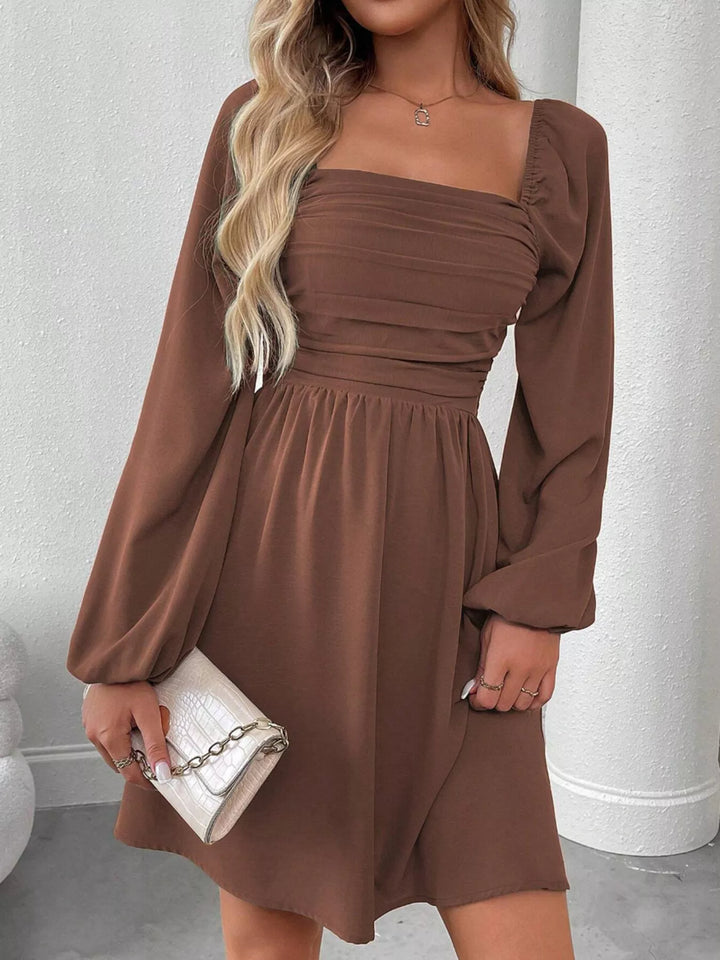 Abito A-Line con Scollo Quadrato e Maniche Lunghe