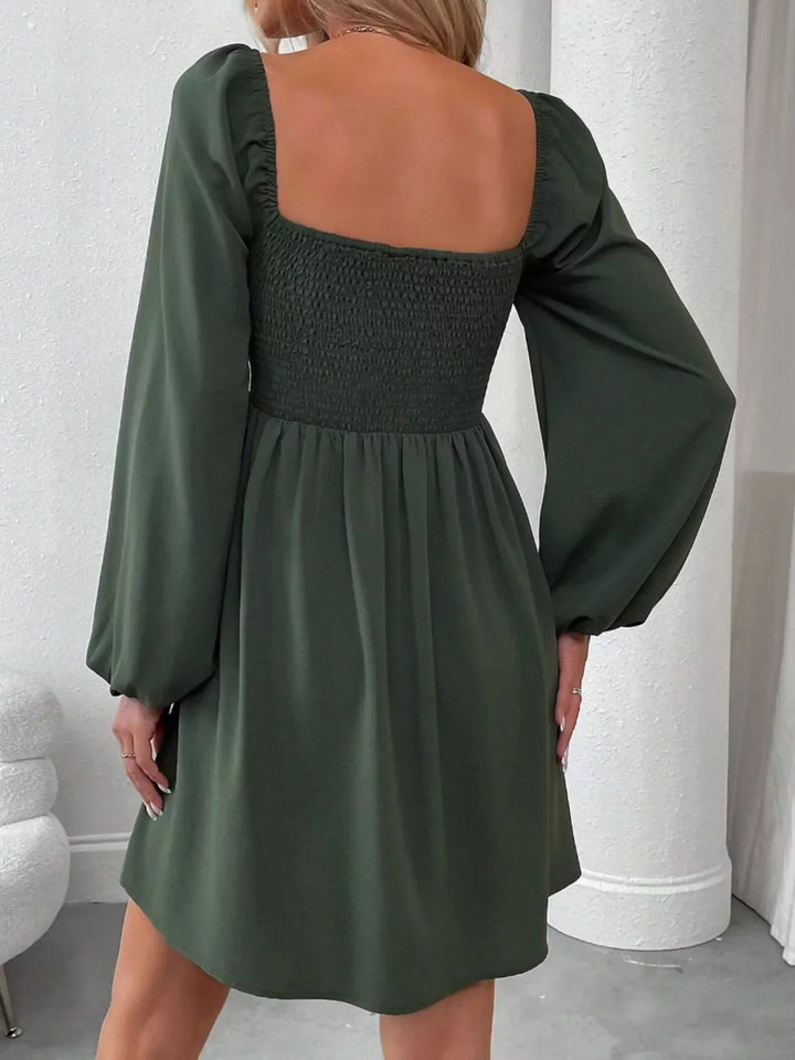Abito A-Line con Scollo Quadrato e Maniche Lunghe