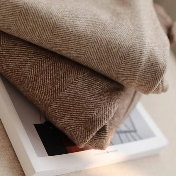 Pantaloni in Tweed a Spina di Pesce