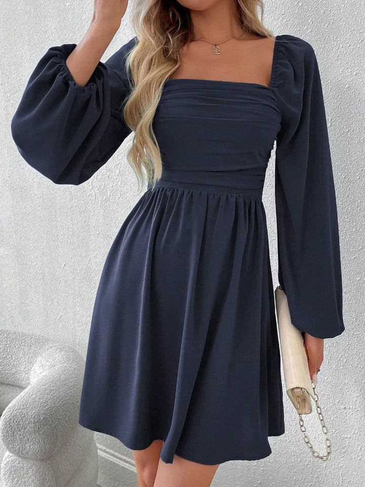 Abito A-Line con Scollo Quadrato e Maniche Lunghe