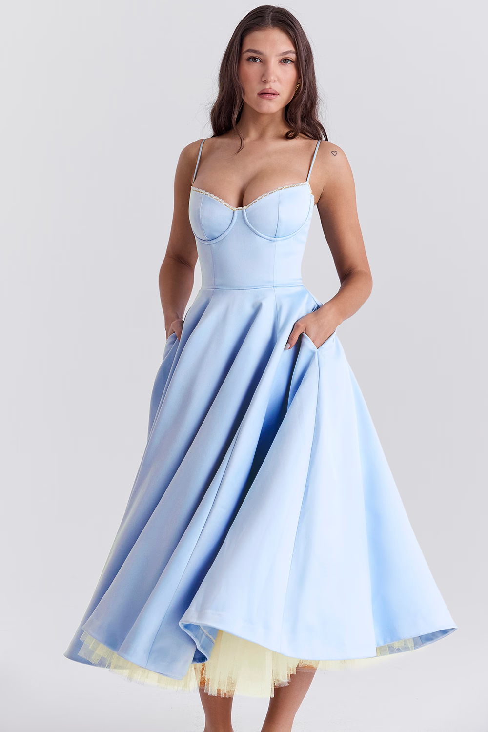 Abito Royale con Corsetto e Gonna in Tulle