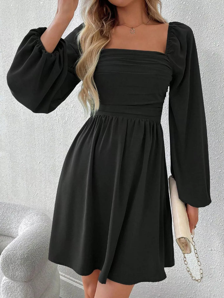 Abito A-Line con Scollo Quadrato e Maniche Lunghe