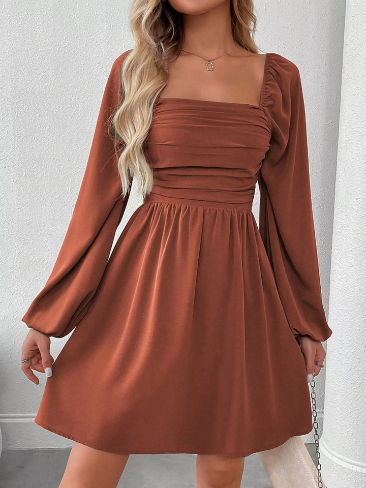 Abito A-Line con Scollo Quadrato e Maniche Lunghe