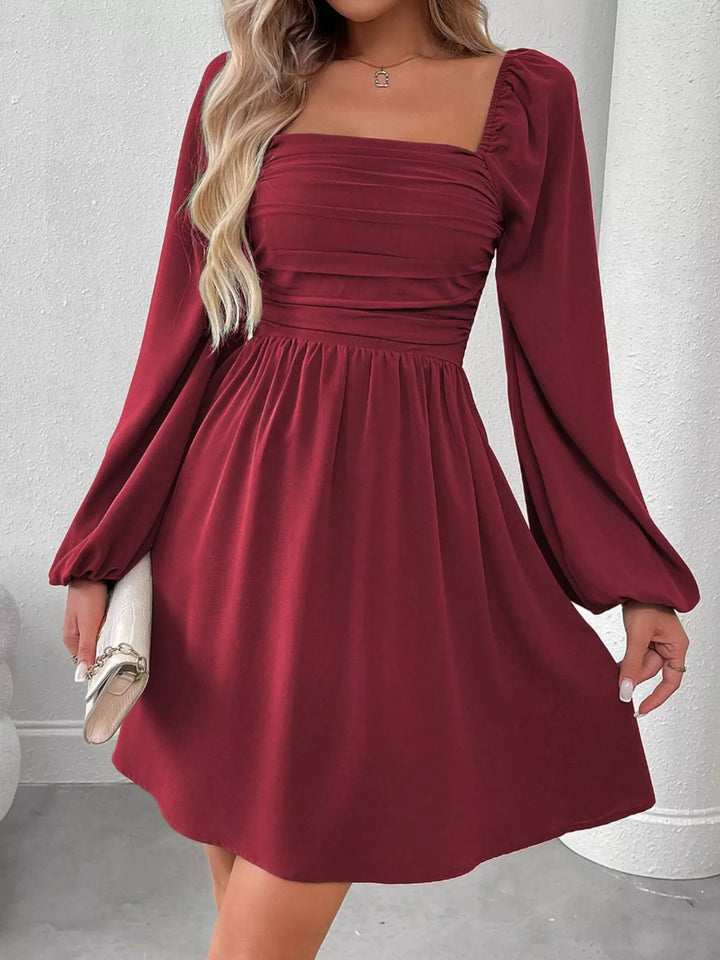Abito A-Line con Scollo Quadrato e Maniche Lunghe