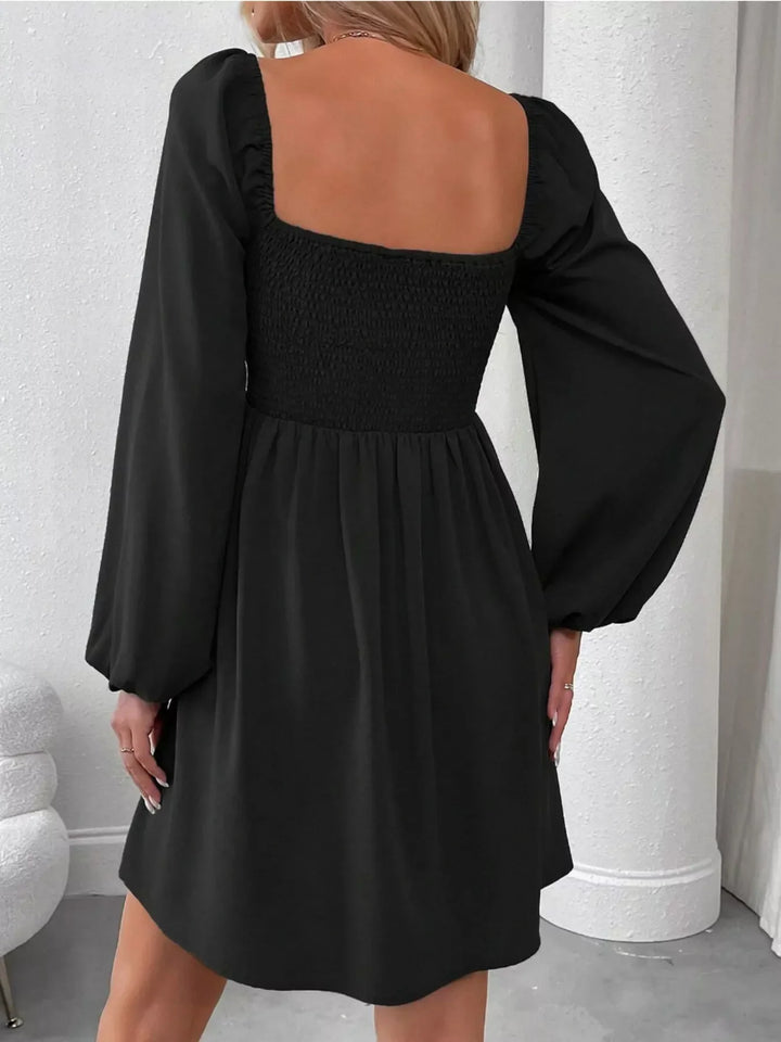 Abito A-Line con Scollo Quadrato e Maniche Lunghe