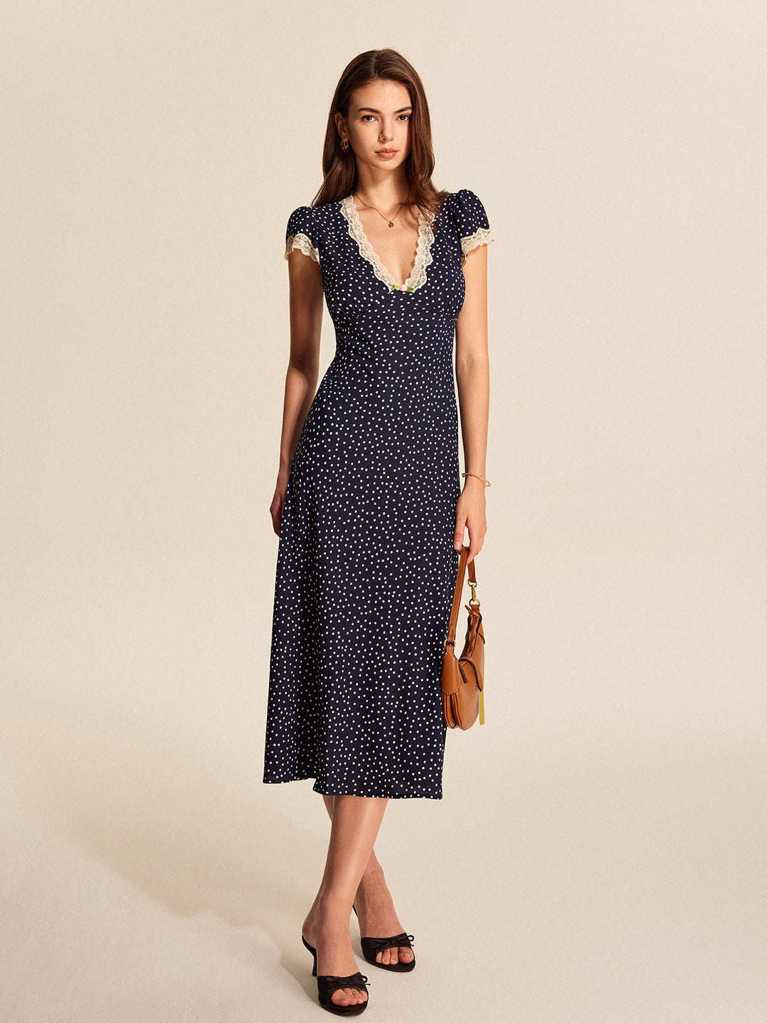 Abito Maxi a Pois con Scollo a V e Bordo in Pizzo