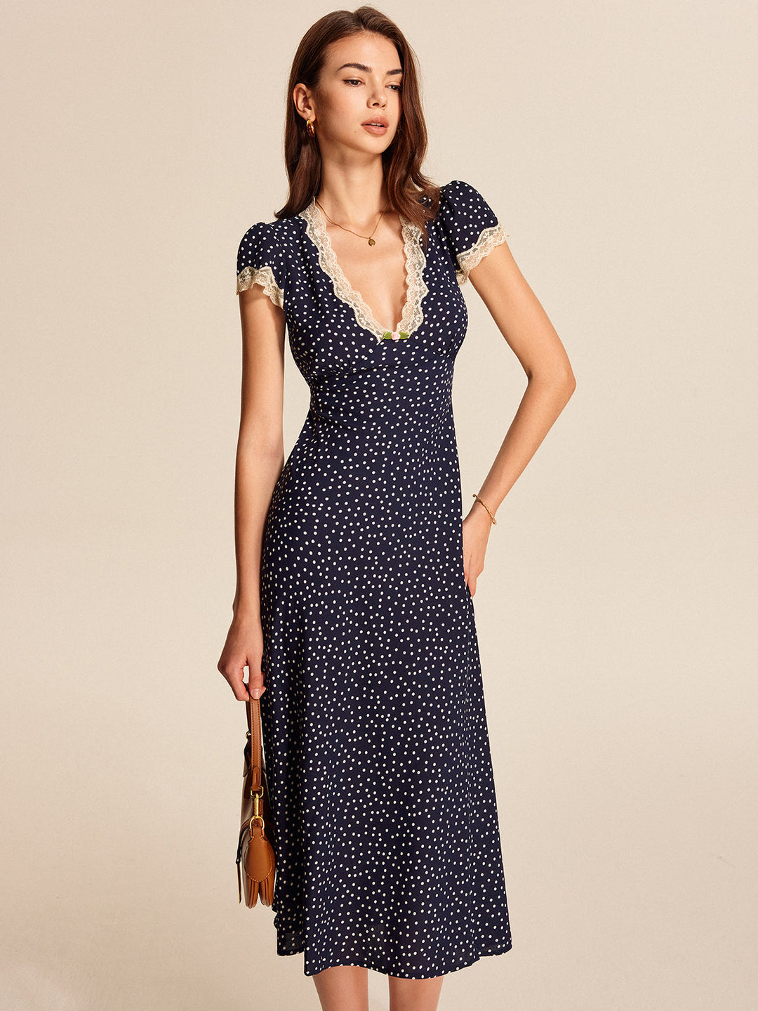 Abito Maxi a Pois con Scollo a V e Bordo in Pizzo