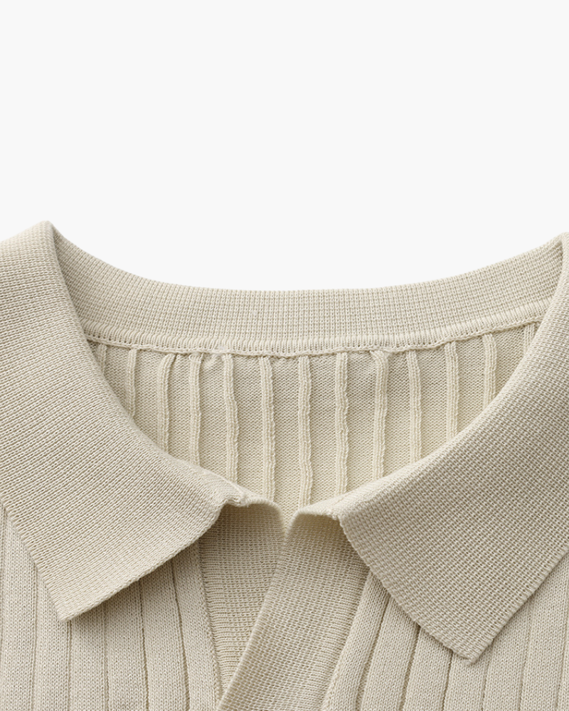 Polo a Maglia a Costine con Scollo Aperto