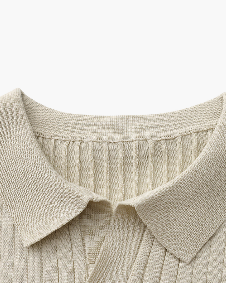 Polo a Maglia a Costine con Scollo Aperto