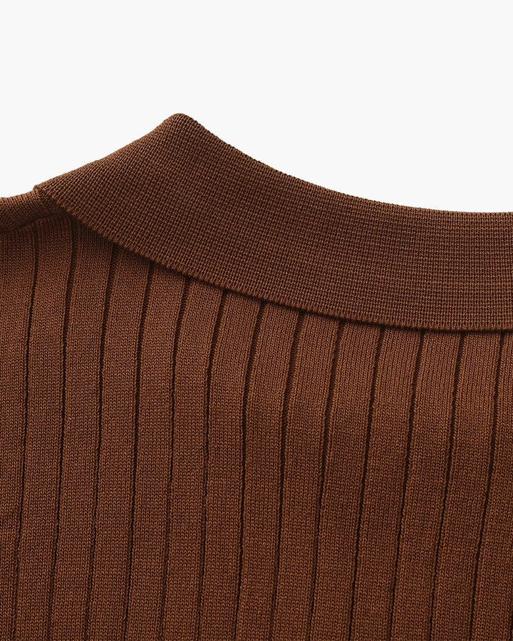 Polo a Maglia a Costine con Scollo Aperto