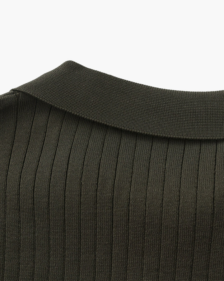 Polo a Maglia a Costine con Scollo Aperto