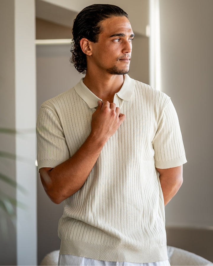 Polo a Maglia a Costine con Scollo Aperto
