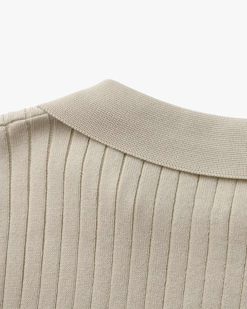 Polo a Maglia a Costine con Scollo Aperto