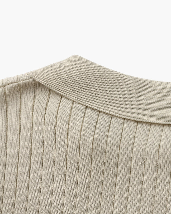 Polo a Maglia a Costine con Scollo Aperto