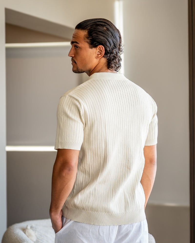 Polo a Maglia a Costine con Scollo Aperto