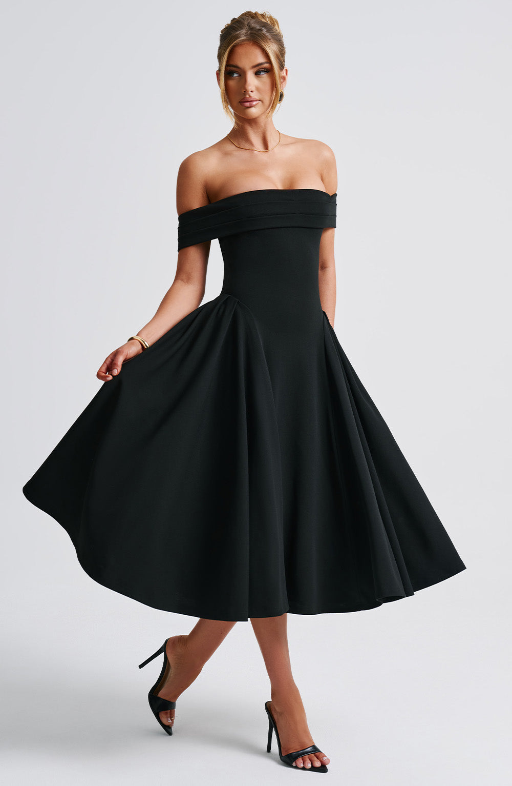 Abito Midi Off-Shoulder con Gonna Svasata