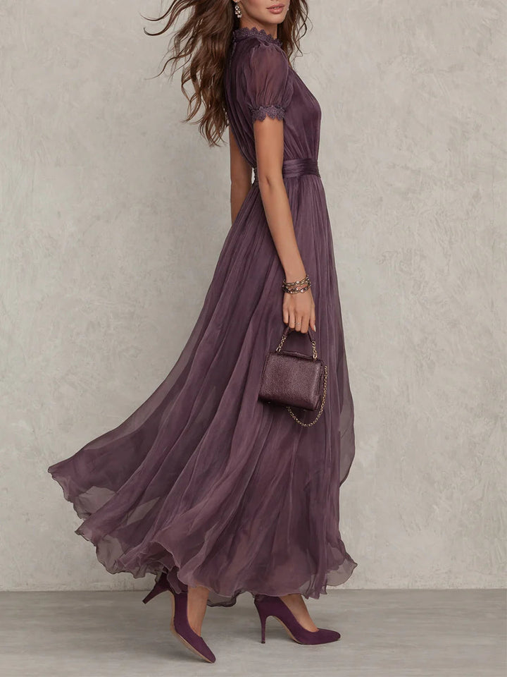 Abito Lungo in Chiffon con Scollo con Gioiello e Bordo in Pizzo