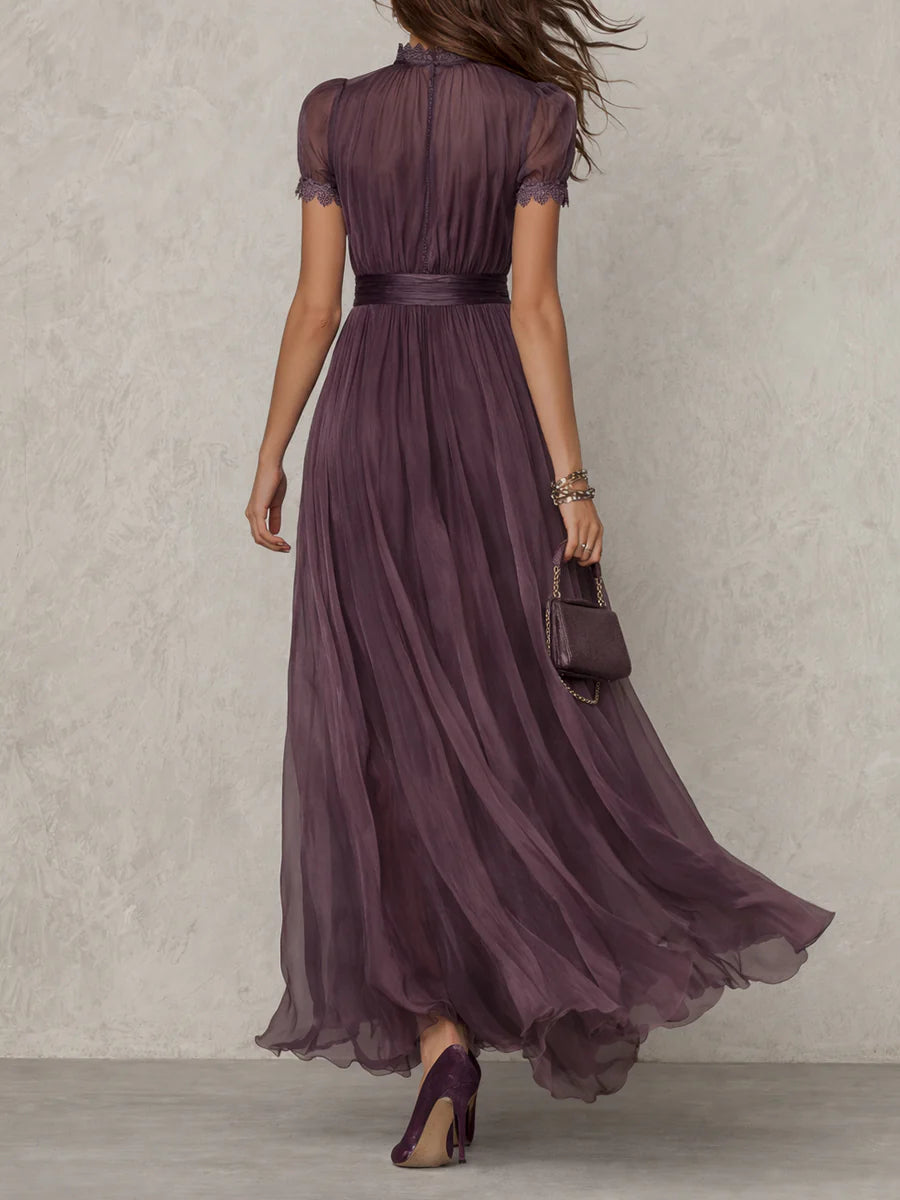 Abito Lungo in Chiffon con Scollo con Gioiello e Bordo in Pizzo