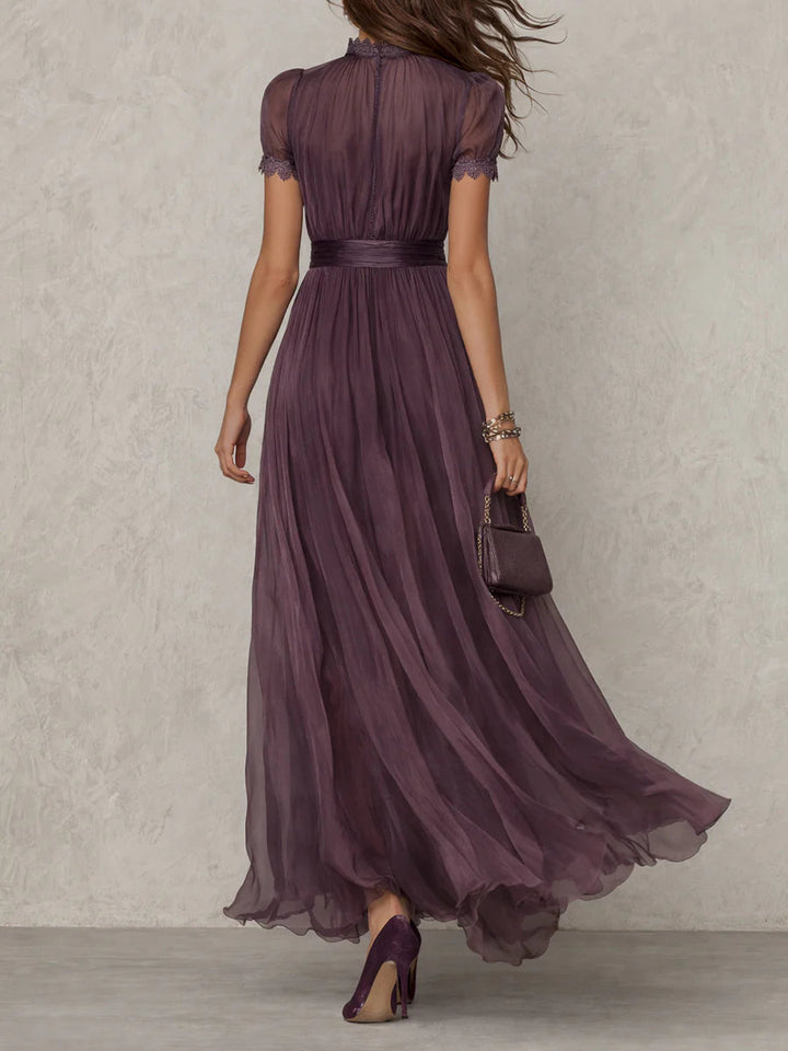 Abito Lungo in Chiffon con Scollo con Gioiello e Bordo in Pizzo