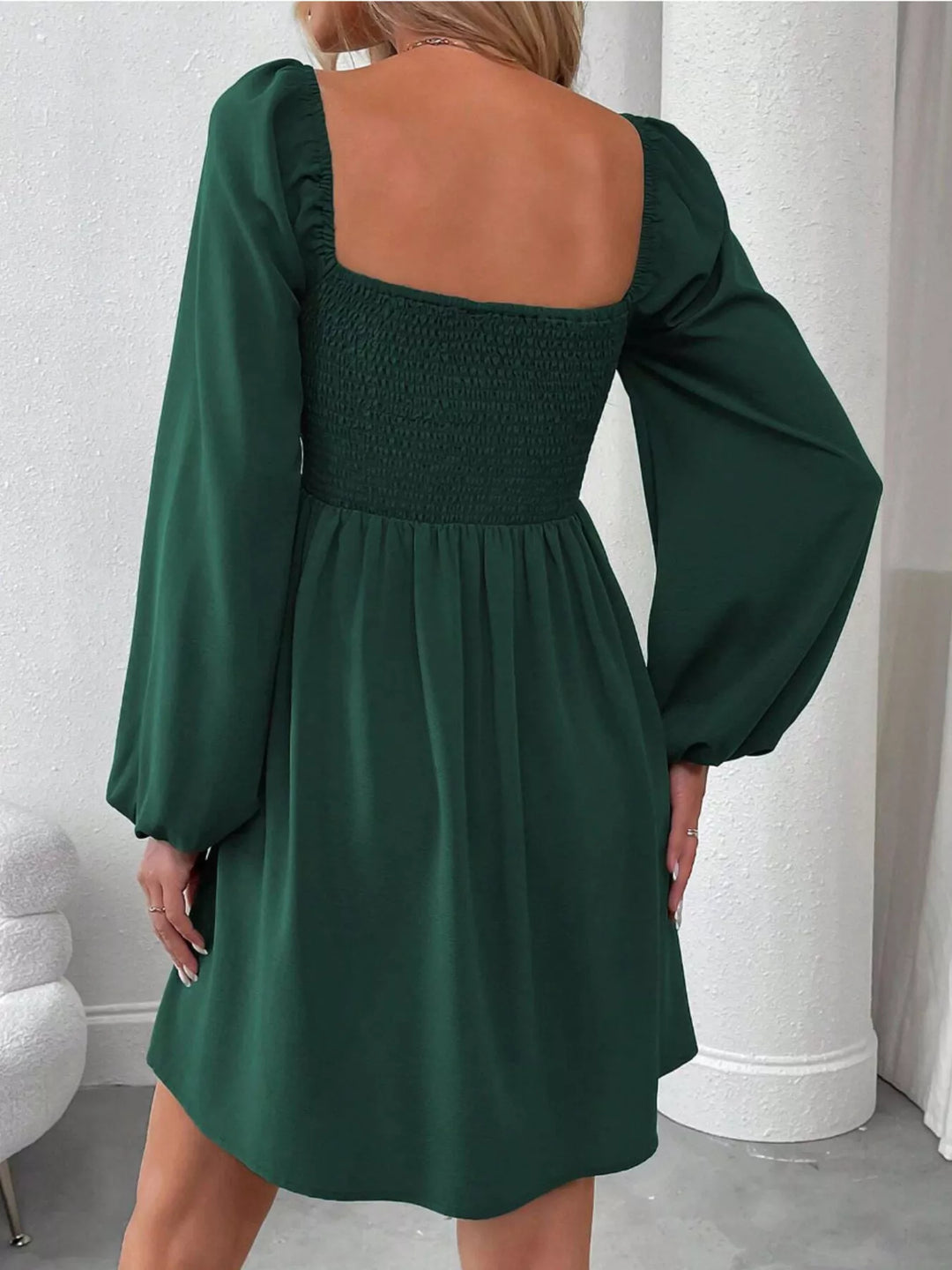 Abito A-Line con Scollo Quadrato e Maniche Lunghe