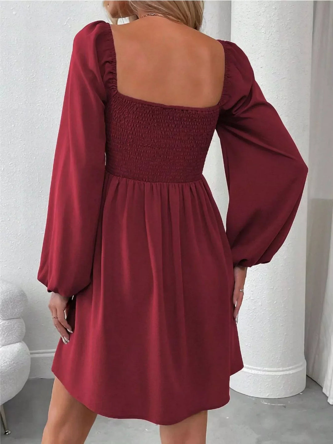 Abito A-Line con Scollo Quadrato e Maniche Lunghe