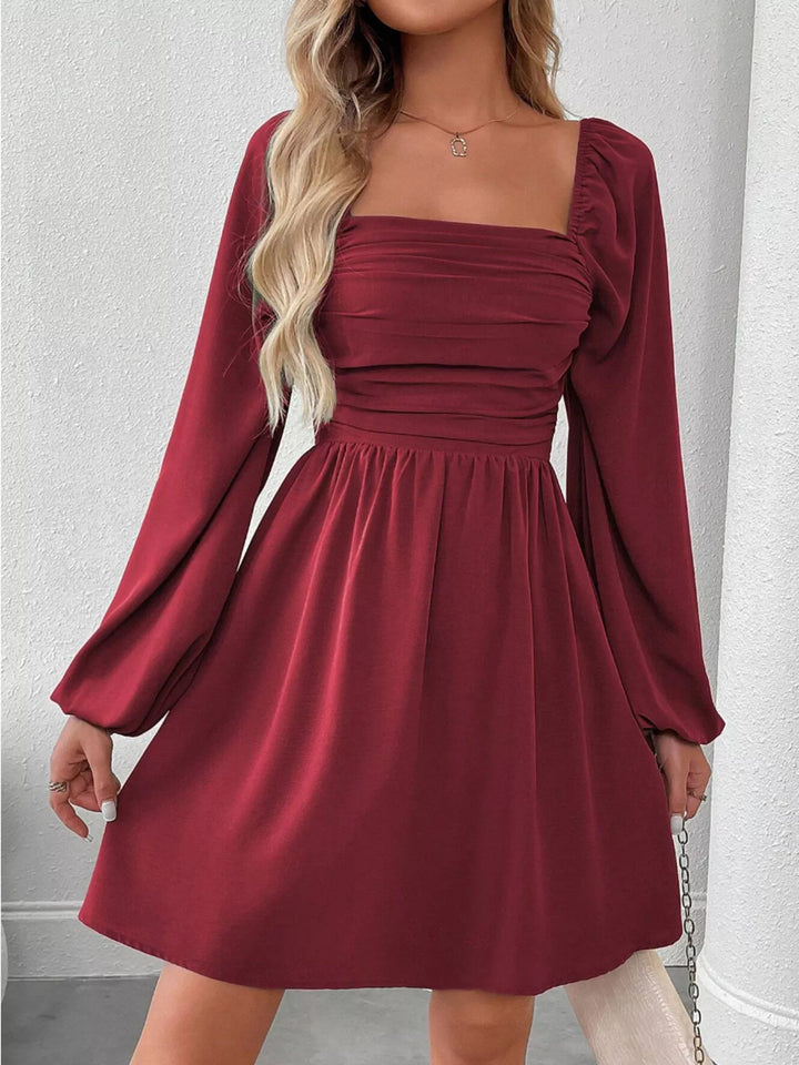 Abito A-Line con Scollo Quadrato e Maniche Lunghe