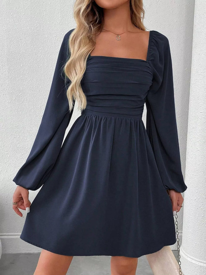 Abito A-Line con Scollo Quadrato e Maniche Lunghe