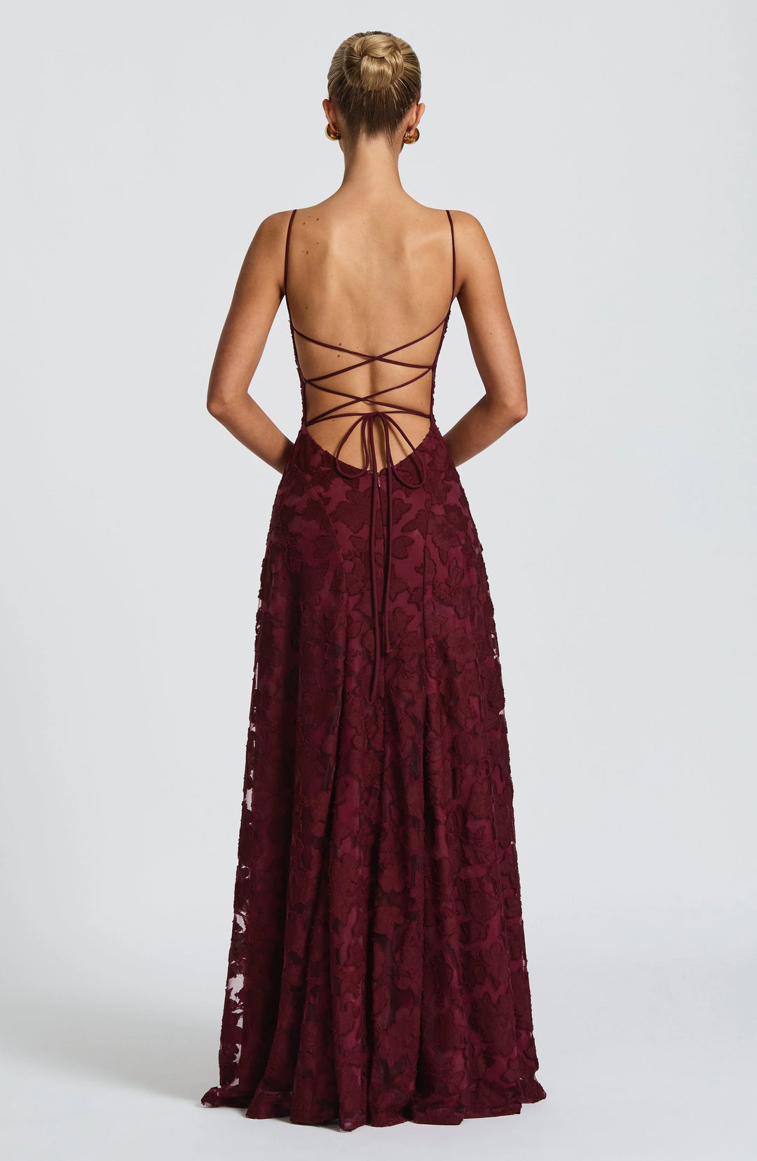 Abito Maxi con Bretelle Sottili e Tessuto Floreale