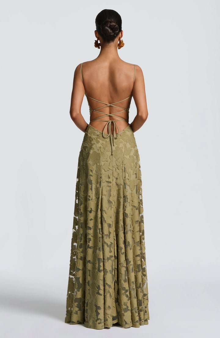 Abito Maxi con Bretelle Sottili e Tessuto Floreale