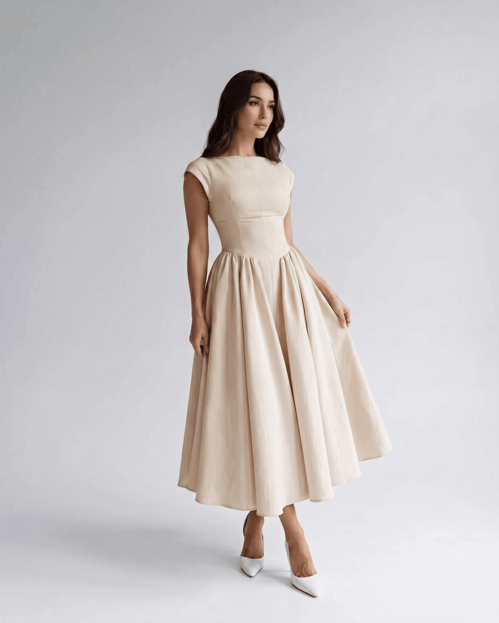 Abito Midi A-Line con Scollatura Tonda e Maniche a Cappuccio
