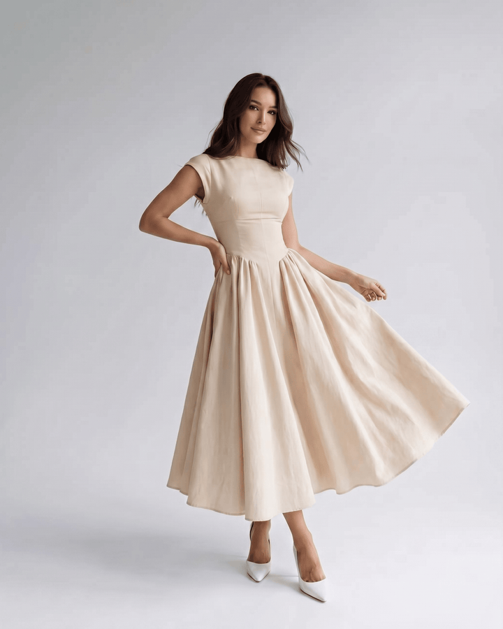 Abito Midi A-Line con Scollatura Tonda e Maniche a Cappuccio