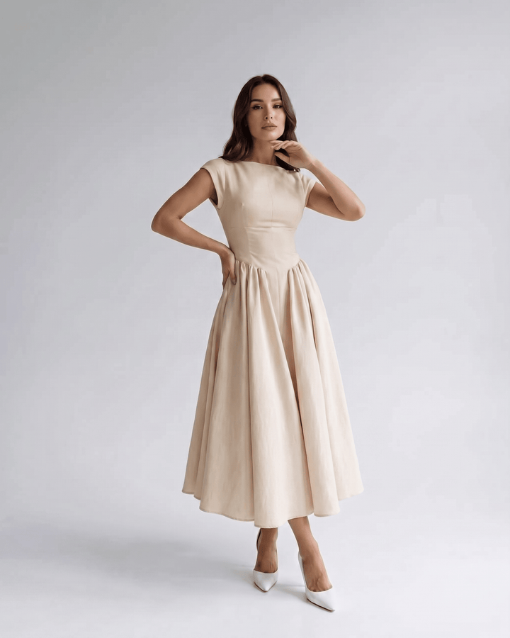 Abito Midi A-Line con Scollatura Tonda e Maniche a Cappuccio