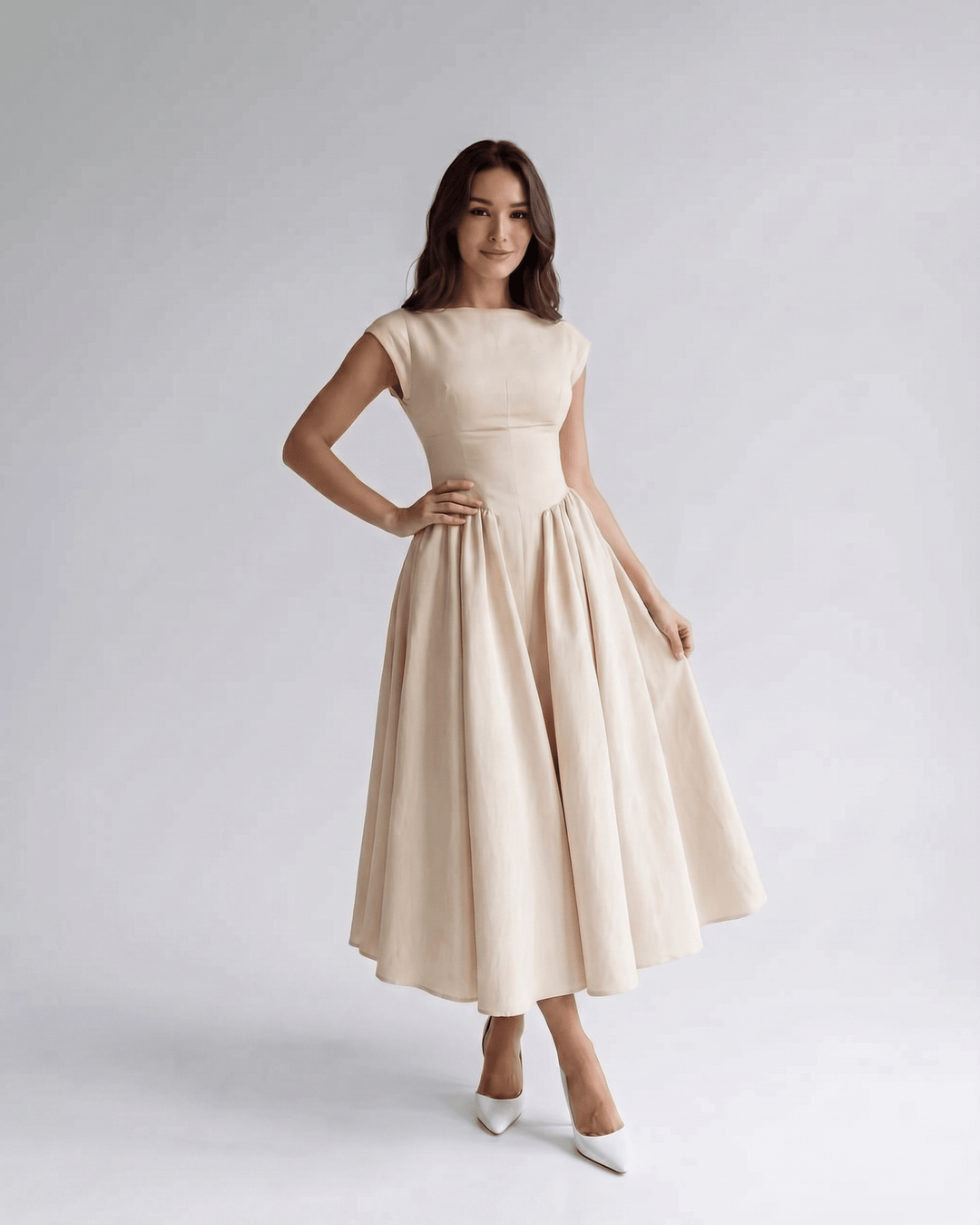 Abito Midi A-Line con Scollatura Tonda e Maniche a Cappuccio