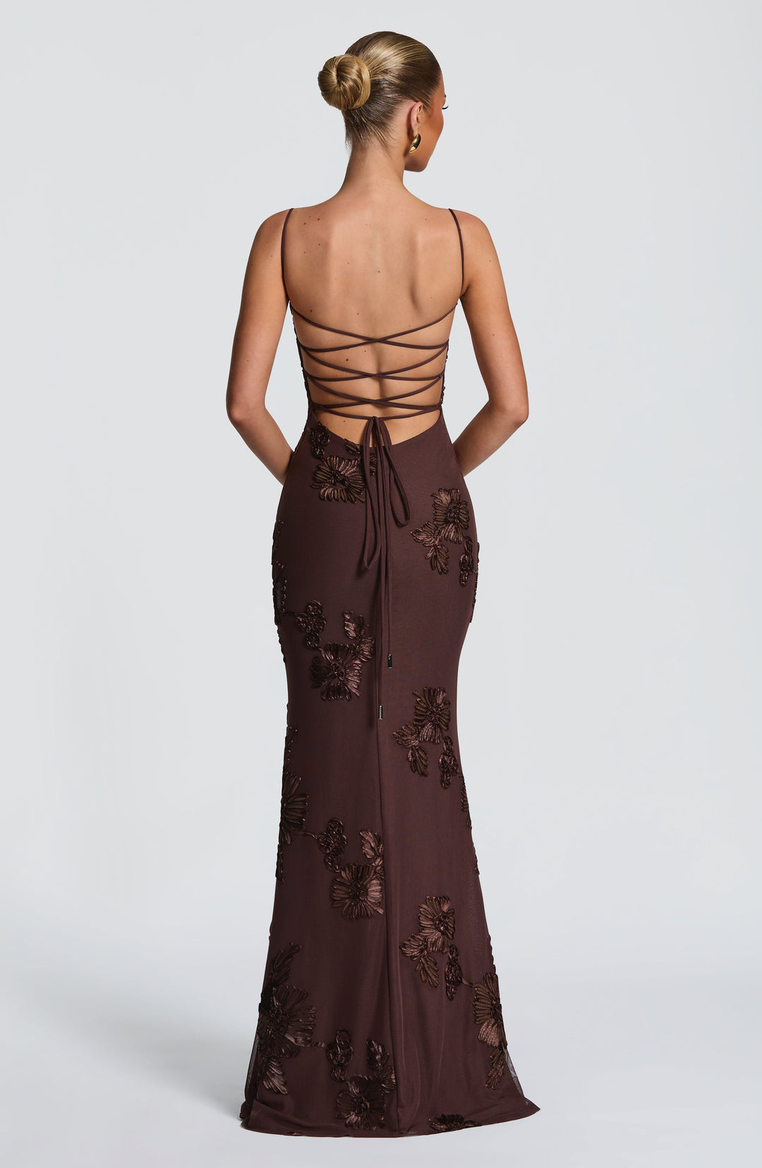 Abito Maxi con Ricami Floreali e Bretelle Sottili