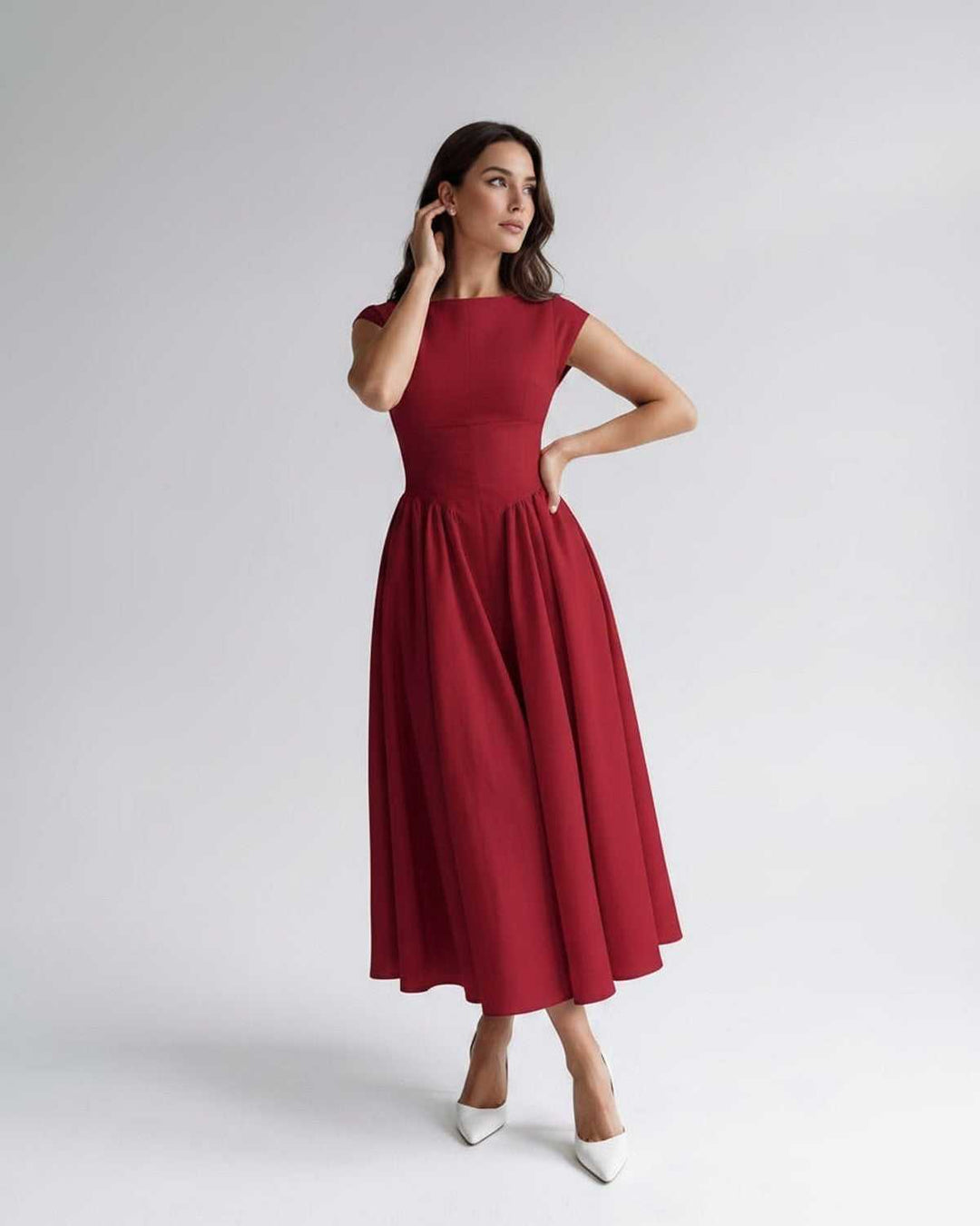 Abito Midi A-Line con Scollatura Tonda e Maniche a Cappuccio