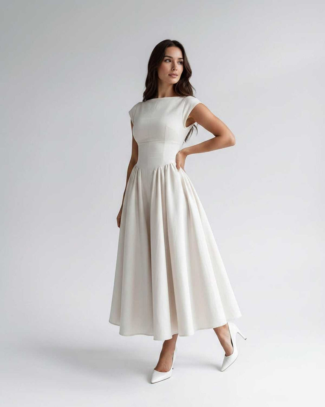 Abito Midi A-Line con Scollatura Tonda e Maniche a Cappuccio