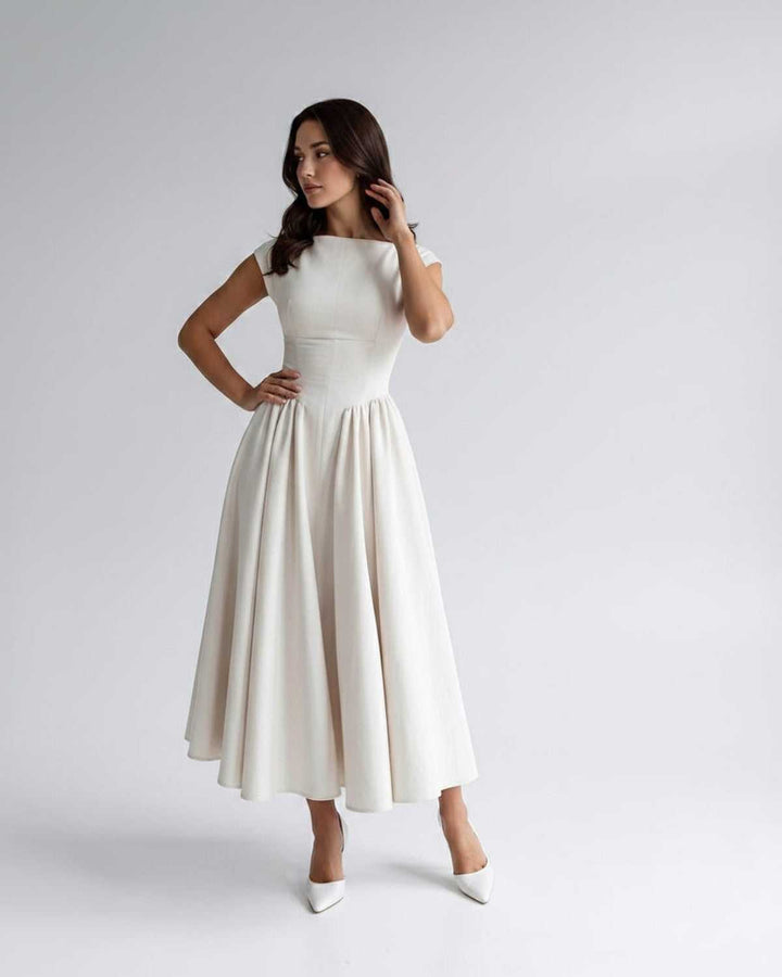 Abito Midi A-Line con Scollatura Tonda e Maniche a Cappuccio