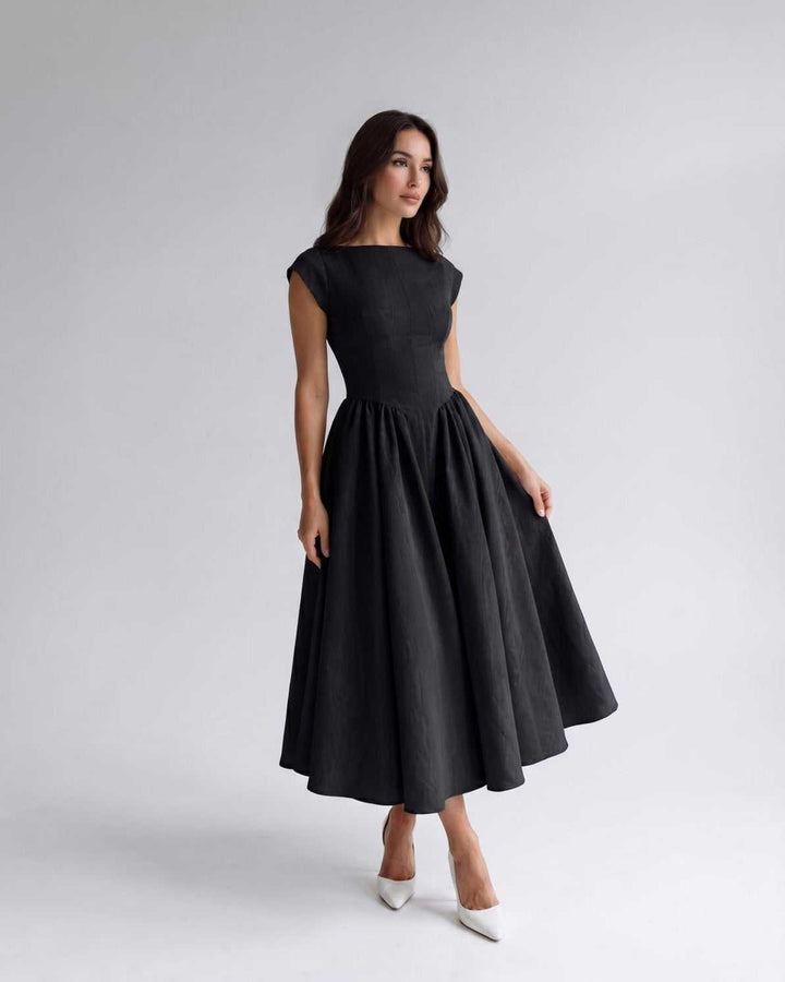 Abito Midi A-Line con Scollatura Tonda e Maniche a Cappuccio